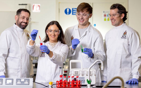 RCSI Students in Lab